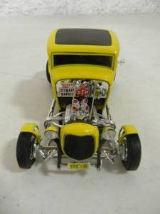 lot 14 image: Vintage DIE-CAST 1932 FORD HOT ROD - AWESOME PIECE - NICE, DETAILED - SEE PICTURES
