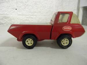 lot 32 image: VINTAGE 1970s Tonka Cab Over Pick-Up Truck Red & White - APPROX 9 LONG By 5 HIGH - GREAT PIECE - SEE PICTURES