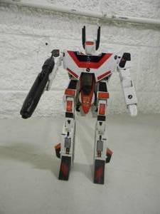lot 36 image: VINTAGE Bandai G1 Transformers Jetfire - NICE -APPEARS TO BE COMPLETE -  APPROX 10 TALL - FANTASTIC PIECE - SEE PICTURES