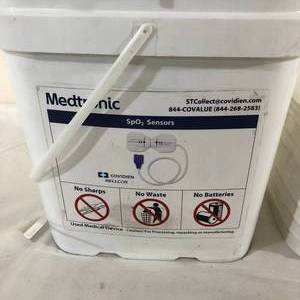 lot 87 image: Lot of 9 Medtronic White Plastic Buckets&nbspWith Lids - Looks Like Gallon Size Buckets...