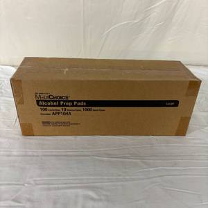 lot 210 image: 1 Case (10 boxes, 100 each) NEW MediChoice APP104A 1.75 x 3.5 2-Ply Sterile Alcohol Prep Pads - Large - Expiration 124