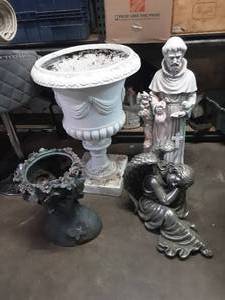 2 planters and 2 garden figures