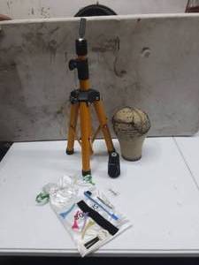 wig form and stand