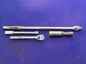Mac tools 38 ratchet with SK extension and socket, snap on tools 12 breaker bar