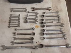 Assorted metric and SAE ratcheting and box wrenches