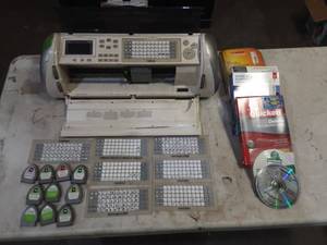 Cricut expression, with cartridges and assorted software