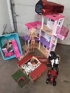 kids toys- Large Barbie play house, horses, Hot Wheels, Tonka