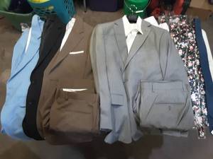 Mens dress clothes size L 32-34