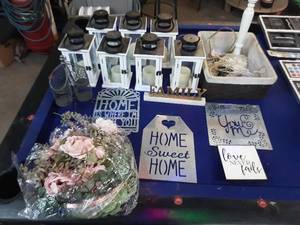 7 battery operated lanterns and other decor