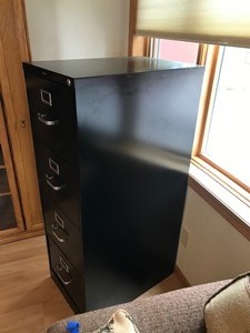 lot 6 image: 4 Drawer Metal File Cabinet