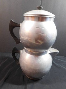 lot 104 image: Vintage Arrow Aluminum Coffeepot