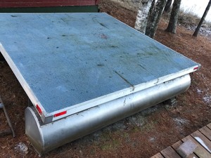 lot 14 image: Aluminum Pontoon Style Floating Dock with Carpeted Top & Ladder