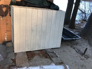 lot 17 image: Aluminum Framed Dock with Plastic decking & And Adjustable Dock Poles