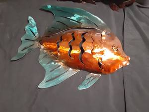lot 176 image: Metal fish wall hangings