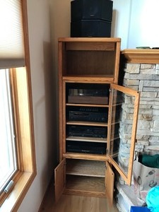 lot 80 image: Entertainment Cabinet (cabinet only)