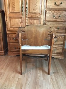 lot 89 image: Vintage Wood Ornate Settee