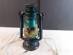 lot 130 image: Hand Painted decorative Lamp