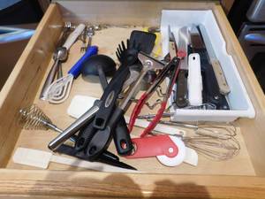 lot 135 image: 3 Full Drawers Full of Kitchen Gadgets