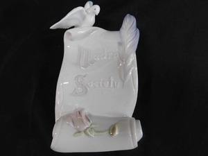 lot 153 image: Lladro Collectible Figurine