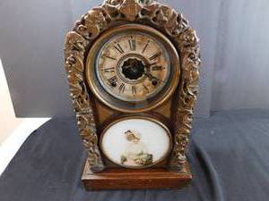 lot 161 image: Older Wooden Clock with Key