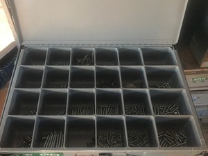 lot 306 image: 4 Drawer Organizer with Contents