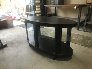 lot 331 image: Oval Wood Table with Glass Shelf