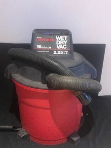 lot 361 image: Craftsman 16 Gallon WetDry Vac 2.25 hp
