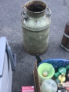 lot 365 image: Lot of Outdoor Yard Items