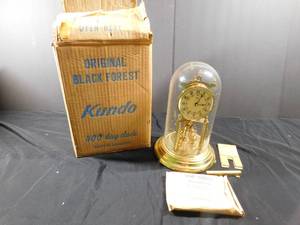 lot 424 image: Original Black Forest Clock