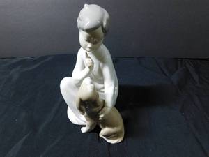 lot 448 image: Lladro Collectible Figurine