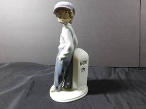 lot 450 image: Lladro Collectible Figurine