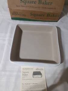 lot 200 image: Pampered Chef square baker