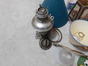 lot 267 image: Multiple lamps and etc