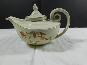 lot 288 image: Hall Aladdin Style Jewel Tea Teapot