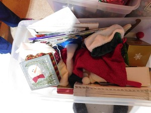 lot 212 image: Christmas Packing Products