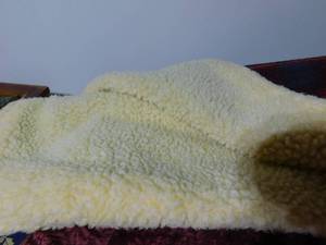 lot 218 image: 2 Quilts and a Fuzzy Blanket