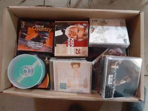 lot 480 image: Box of cds