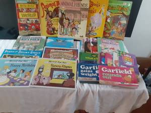 lot 482 image: Box of childrens books