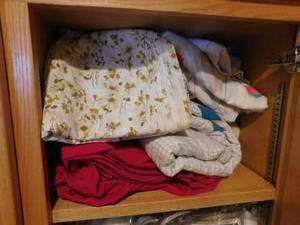lot 452 image: Sheets and Pillowcases