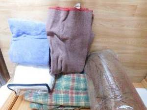 lot 459 image: Quilt and Blankets