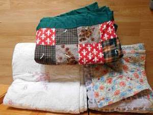 lot 466 image: Quilts