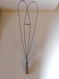 lot 494 image: Vintage Rug Beater