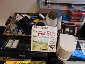 lot 563 image: Miscellaneous Office Supplies