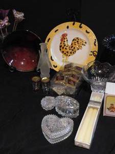 lot 566 image: Knick Knacks and Glassware