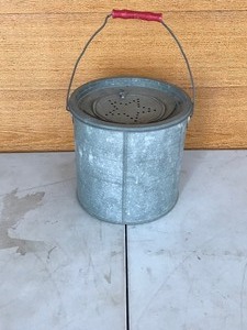 lot 523 image: Vintage Frabils Full Floating Min-O-Life 480 Minnow Bucket