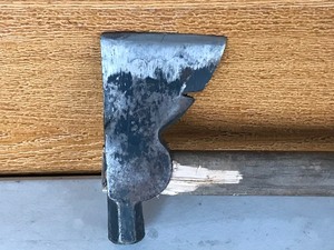 lot 526 image: Long Handle Hatchet