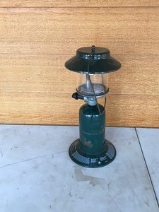 lot 527 image: Propane Coleman Double Mantle Lantern