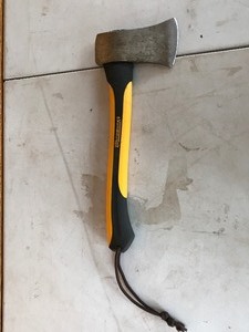 lot 533 image: Yard works Hatchet