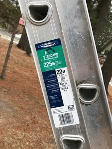lot 539 image: Werner 20 ft Aluminum Extension Ladder
