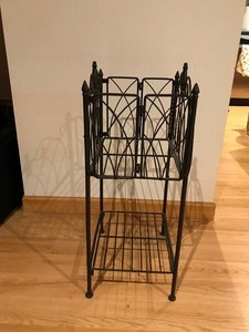 lot 573 image: Metal Magazine Stand